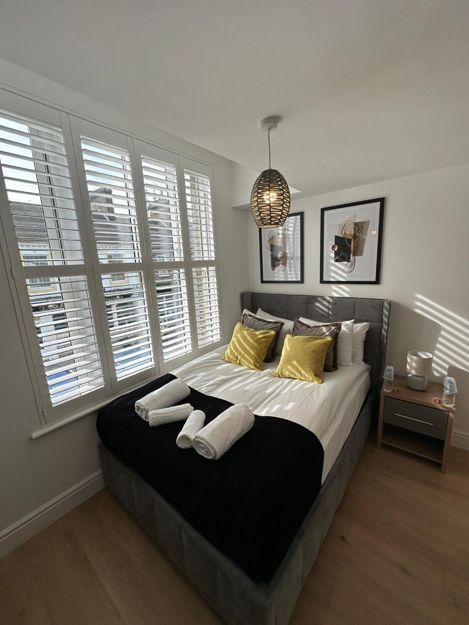By Tas Apartemen